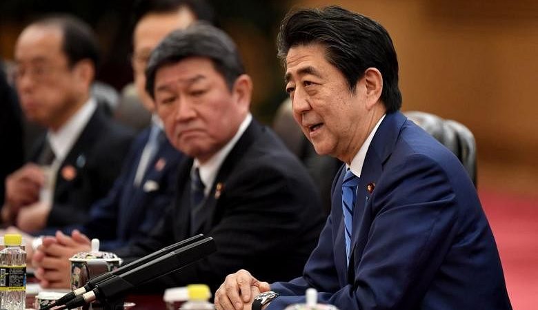 China menjadi tuan rumah Jepang dan Korea Selatan ketika ketegangan regional membara