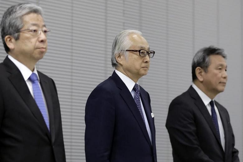 3 Presiden grup Japan Post mengundurkan diri Jumat karena skandal penjualan asuransi: Penyiar lokal