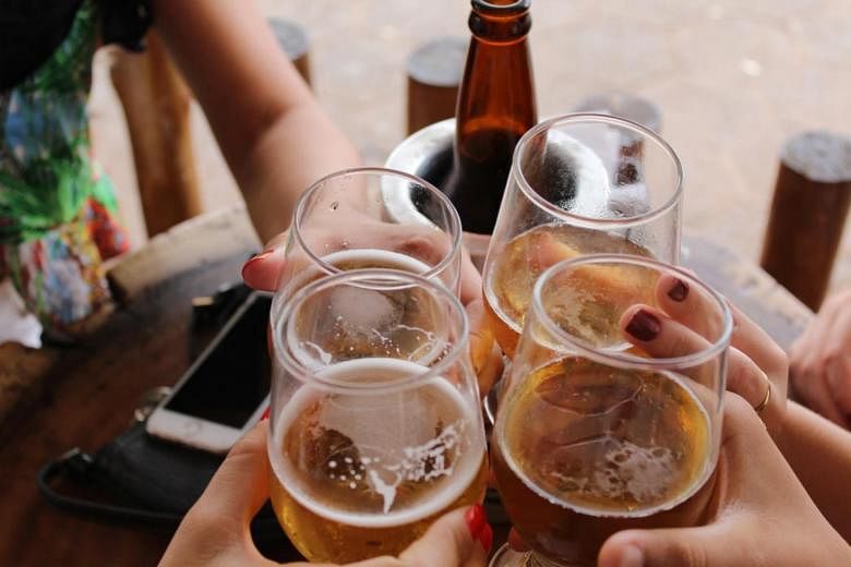 Pesta minuman keras terkait dengan kesehatan mental yang lebih buruk, kualitas hidup: Studi