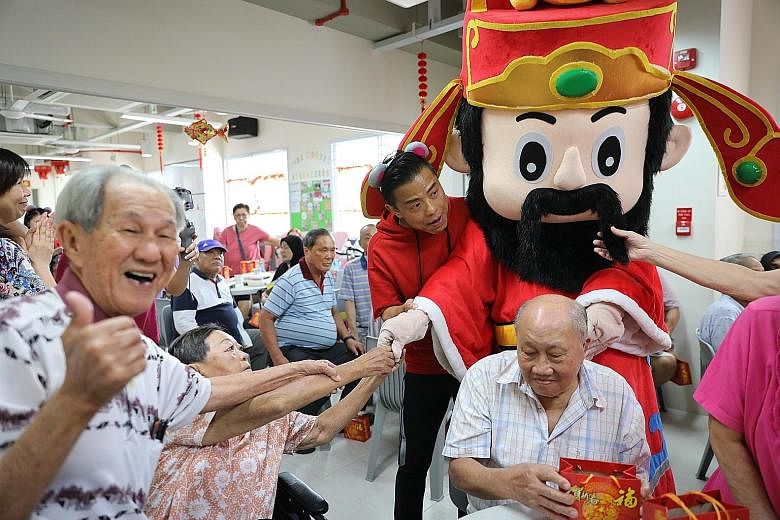 SPH berbagi keceriaan meriah CNY dengan lansia