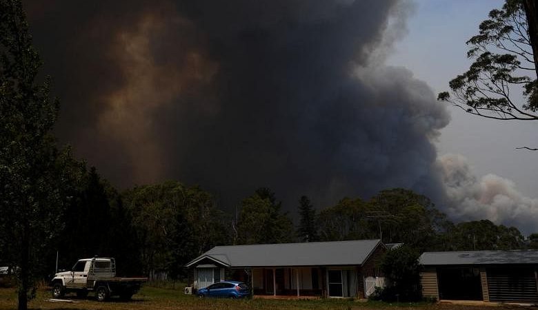 Canberra memadamkan kembang api Malam Tahun Baru saat bahaya kebakaran memburuk